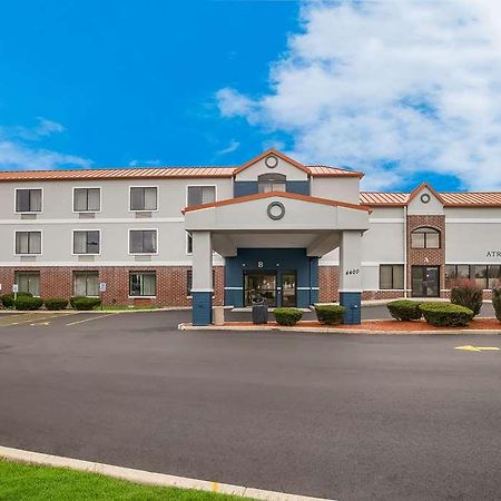Suburban Studios Milwaukee Airport 외부 사진
