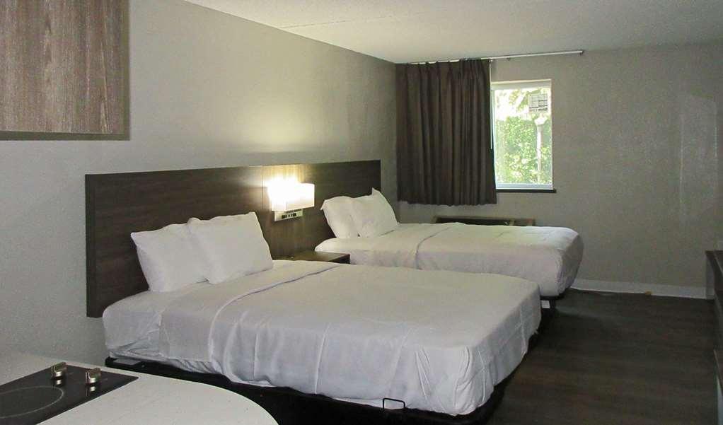 Suburban Studios Milwaukee Airport 객실 사진