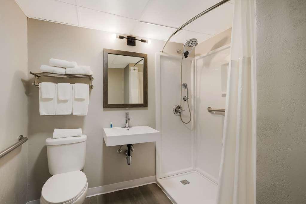Suburban Studios Milwaukee Airport 객실 사진