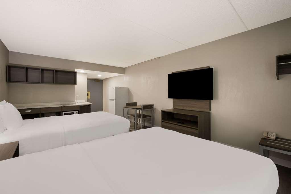 Suburban Studios Milwaukee Airport 객실 사진