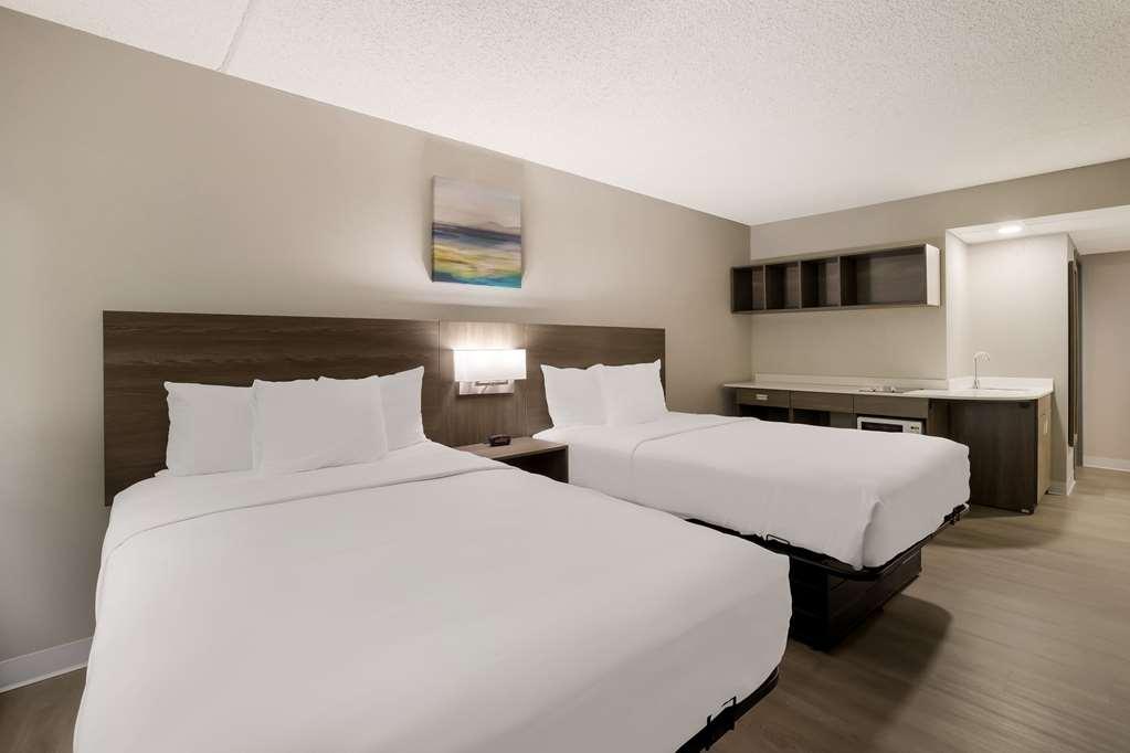 Suburban Studios Milwaukee Airport 객실 사진