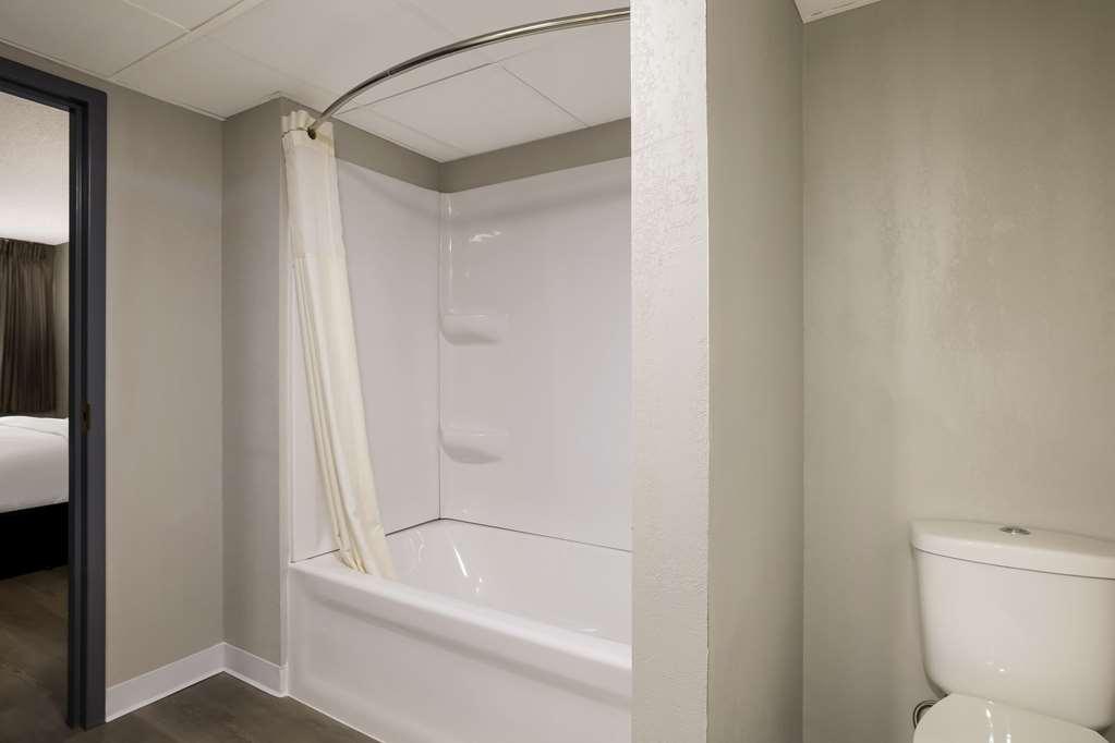 Suburban Studios Milwaukee Airport 객실 사진