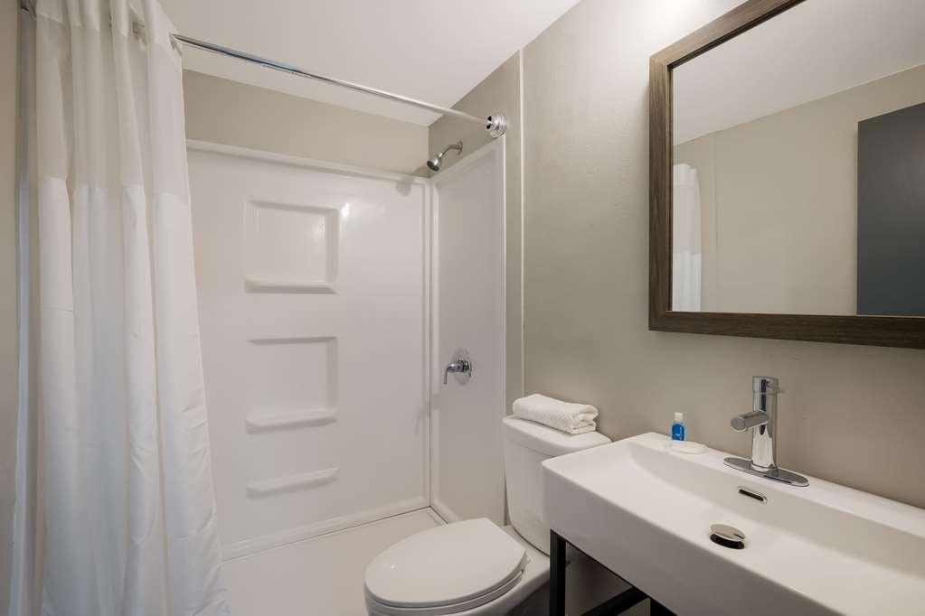 Suburban Studios Milwaukee Airport 객실 사진