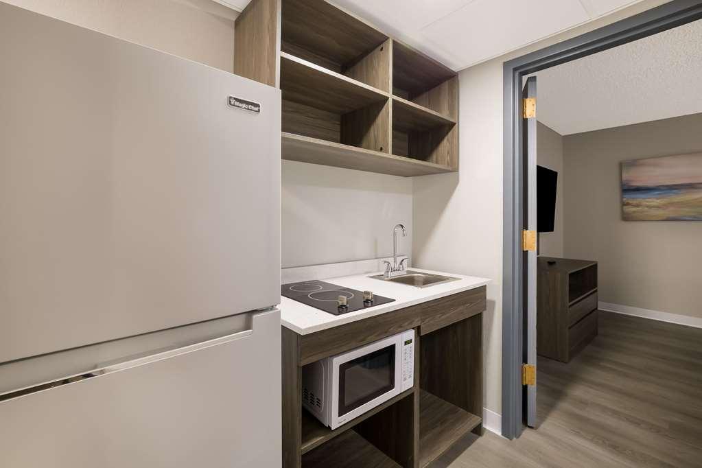 Suburban Studios Milwaukee Airport 객실 사진